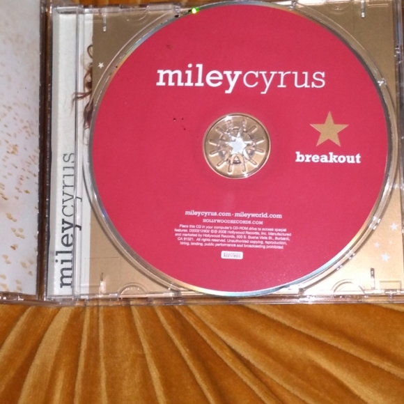 Miley Cyrus Breakout Album - Picture 3 of 3